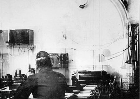 w0s Titanic radio room